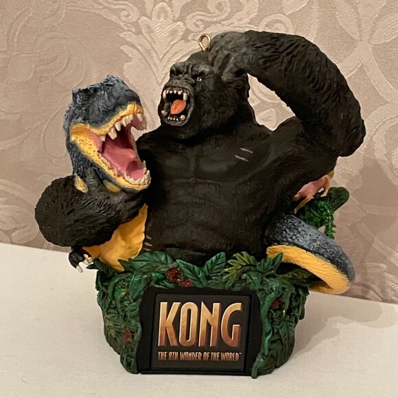 Carlton Cards Heirloom Ornament #148 King Kong to the Rescue - with Sound Effect - Picture 2 of 14